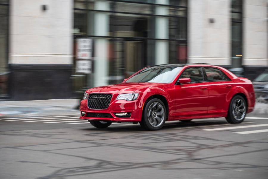  Chrysler 300S Sport Appearance Package (LX2) 2016 года  (фото 2 из 27)